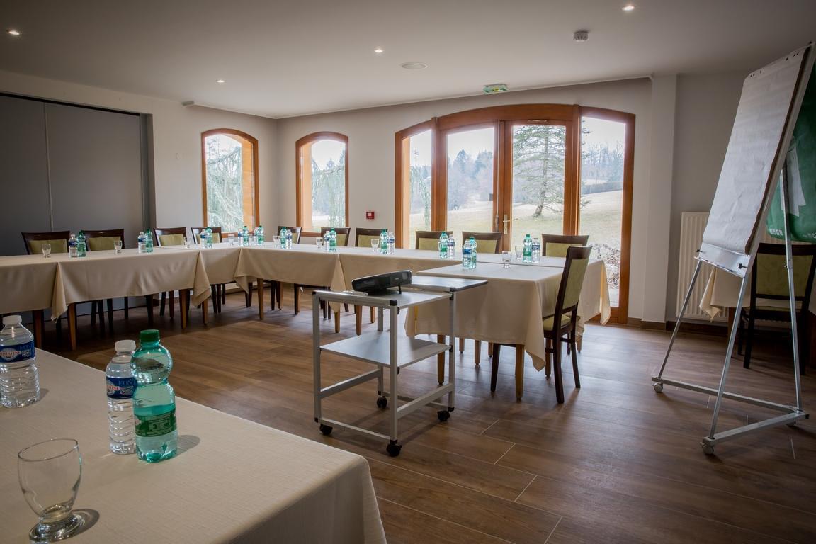 L'Ancolie "Chalet Du Lac" Hotel Cruseilles Kültér fotó